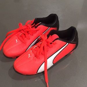 Puma shoes size 2.5